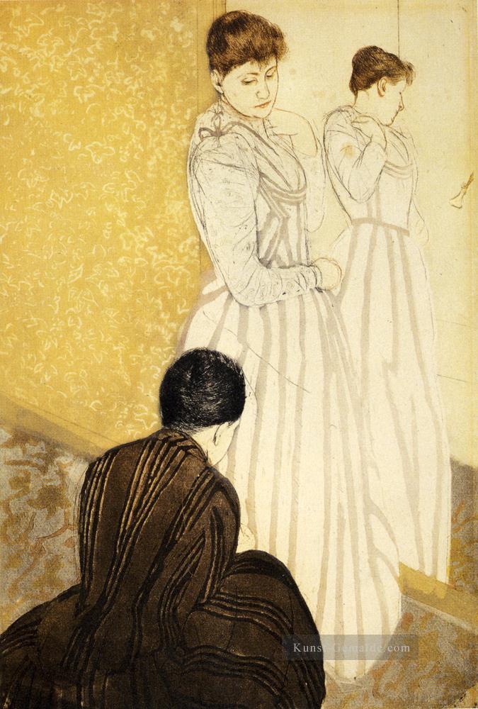 Die Fitting Mutter Kinder Mary Cassatt Ölgemälde